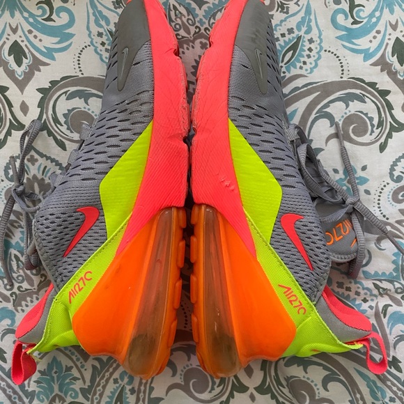 Nike Air Max 270 Shoes - Picture 4 of 5